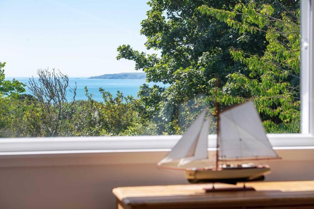 Manacles - Spacious Flat Near Beach With Sea Views & Parking Falmouth Bagian luar foto